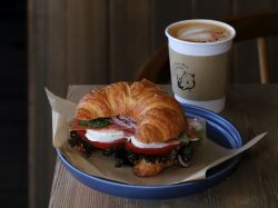 【cafe vol.87】クロワッサンで朝食をBRAND NEW DAY COFFEE