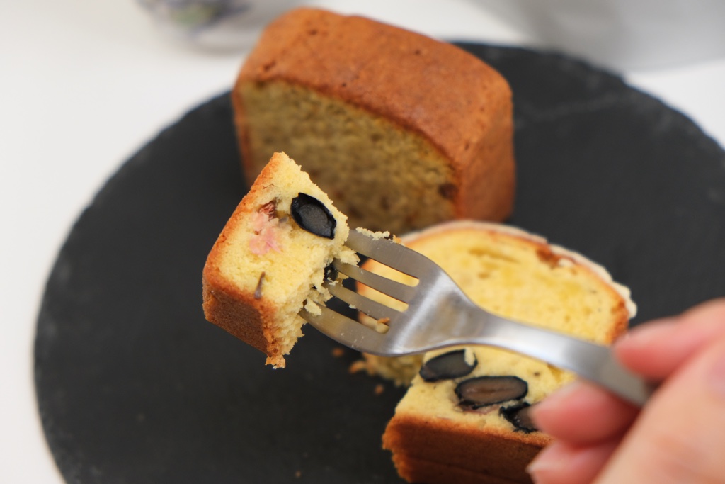 CAFE TRETAR pound cake