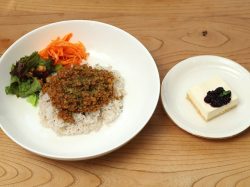 「cafe3FREE」甲府のゑびすやで毎週火曜日オープン！美味しすぎるスパイスカレーを