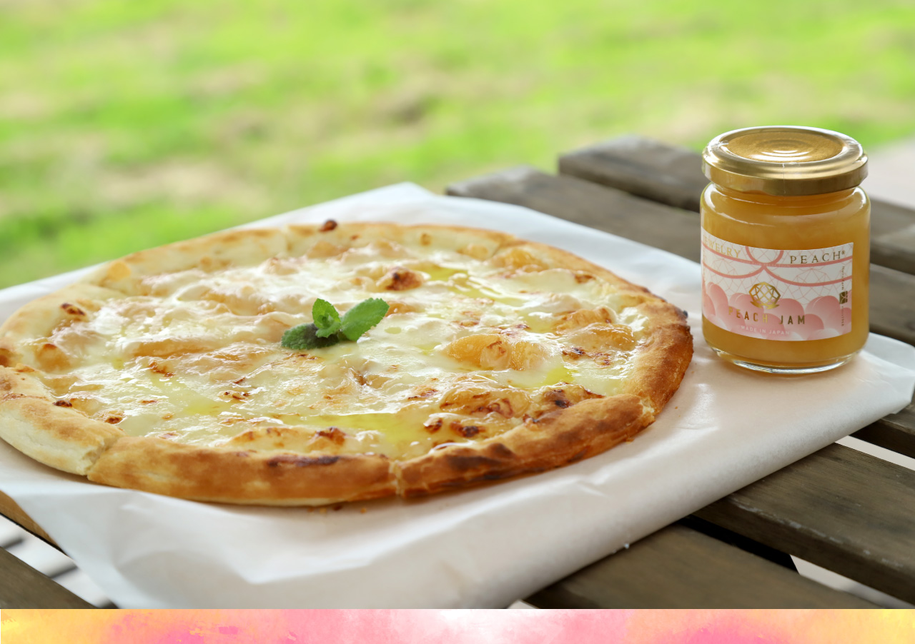 Yamanashi Naito Farm Peach jam with butter scented mixed cheese pizza