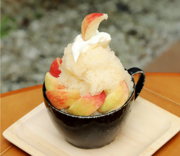 Cheval Blanc Peach shaved ice from Yamanashi prefecture