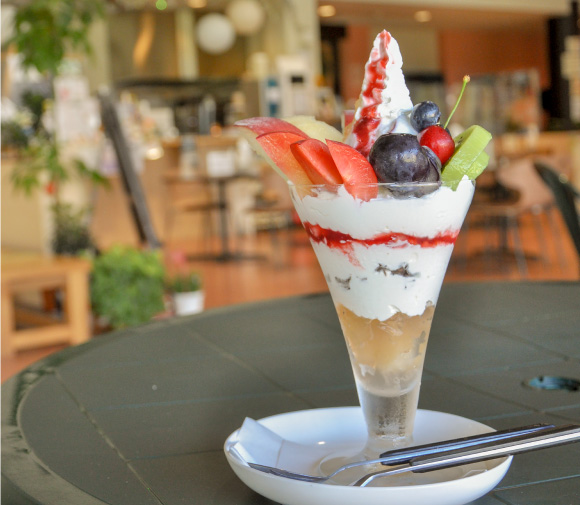 Kudamono Kitchen Orchard Cafe Town Station Yamanashi Store Orchard Parfait (Peach)