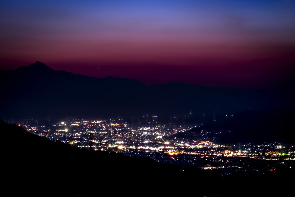 御坂路樱花公园展望台夜景