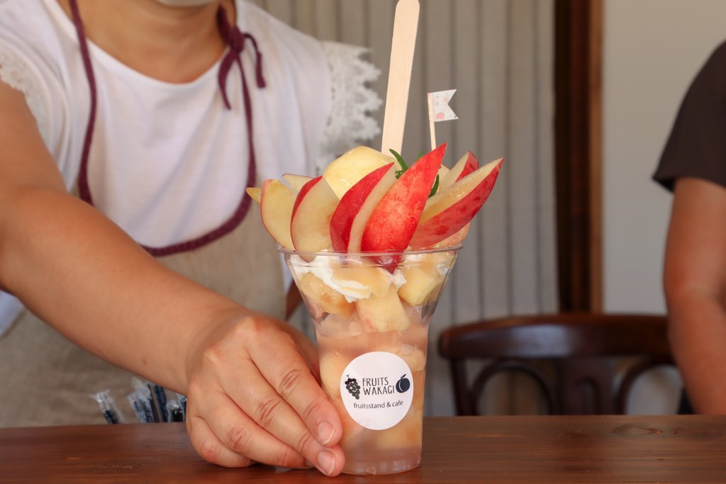 フルーツ若木 Fruits stand & Café