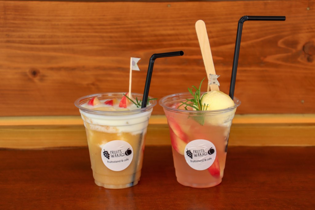 フルーツ若木 Fruits stand & Café