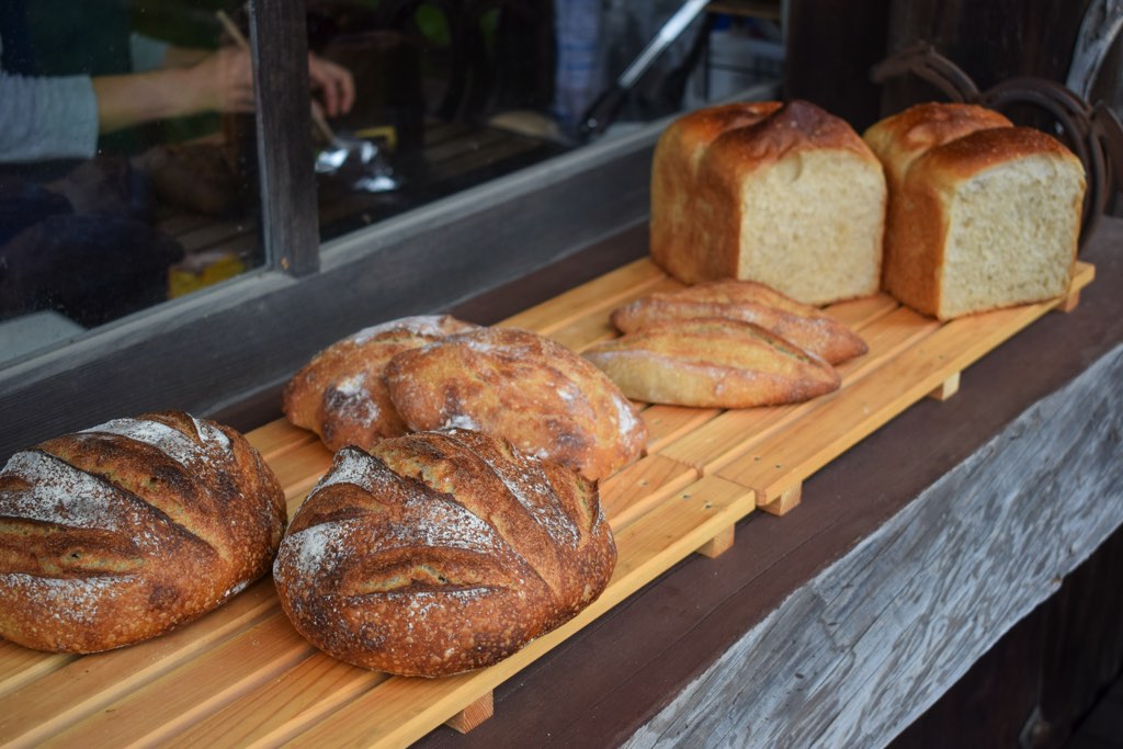 パンとパン料理 紡麦