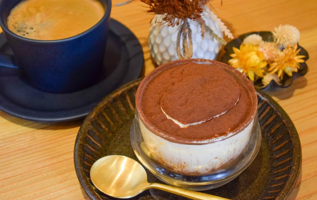 Café Karfaのケーキ「タルト・シトロン」