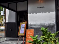 緑が丘の隠れ家古民家カフェ「chez mon oncle」珈琲・本・ヴィンテージポスター