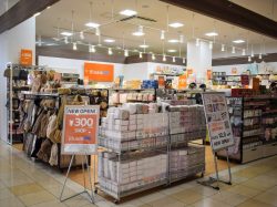 illusie300（イルーシー）2022年12月3日（土） ラザウォーク内にNEW OPEN！