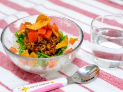 【給食レシピ vol.10】タコライス／かすがい東保育所