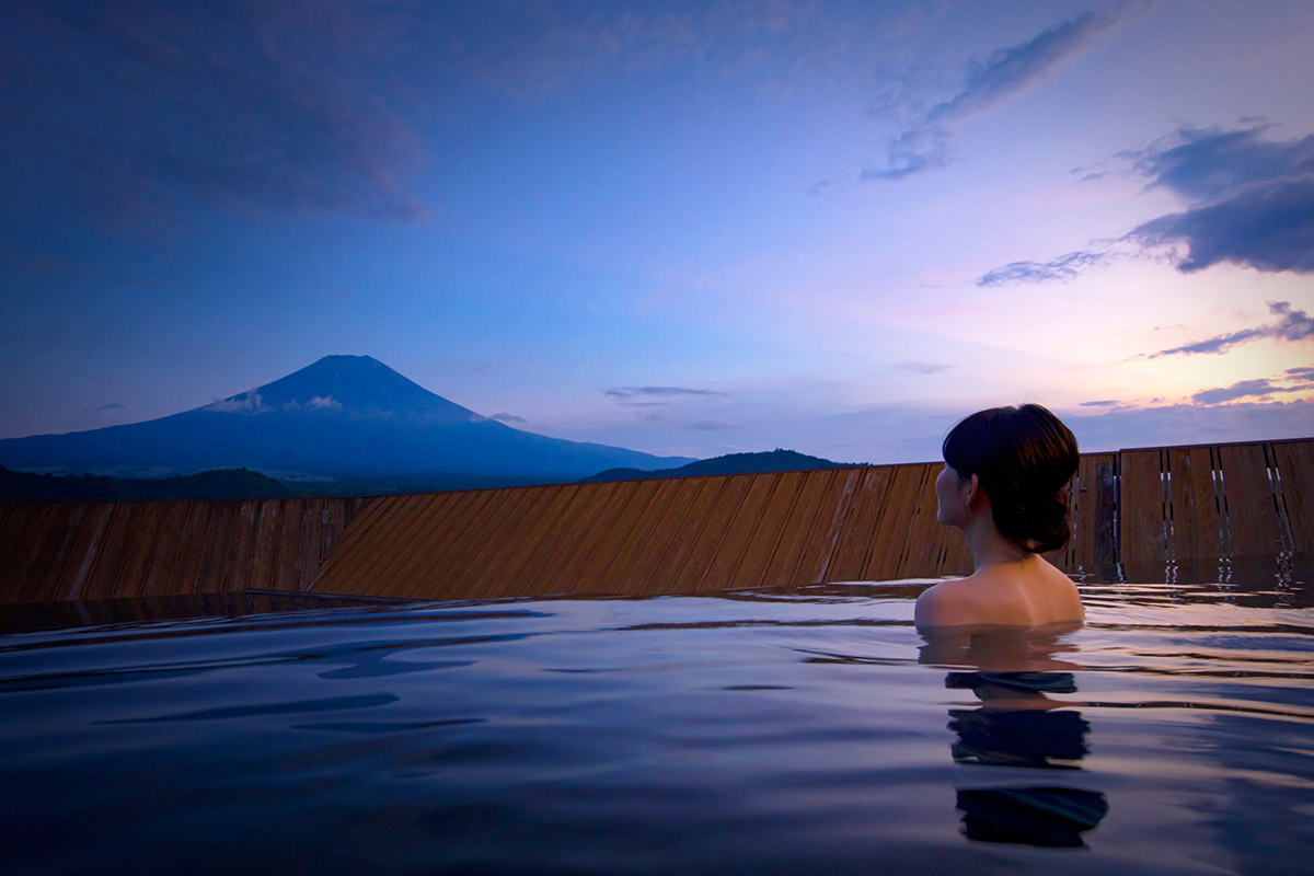 富士山温泉 ホテル鐘山苑の写真 2