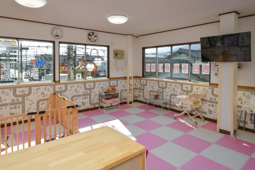 ママズスマイル 韮崎店 室内