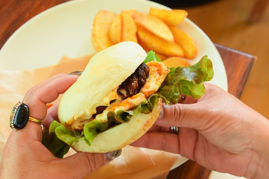 CAFE&BAL All-day KIRAKU hamburger