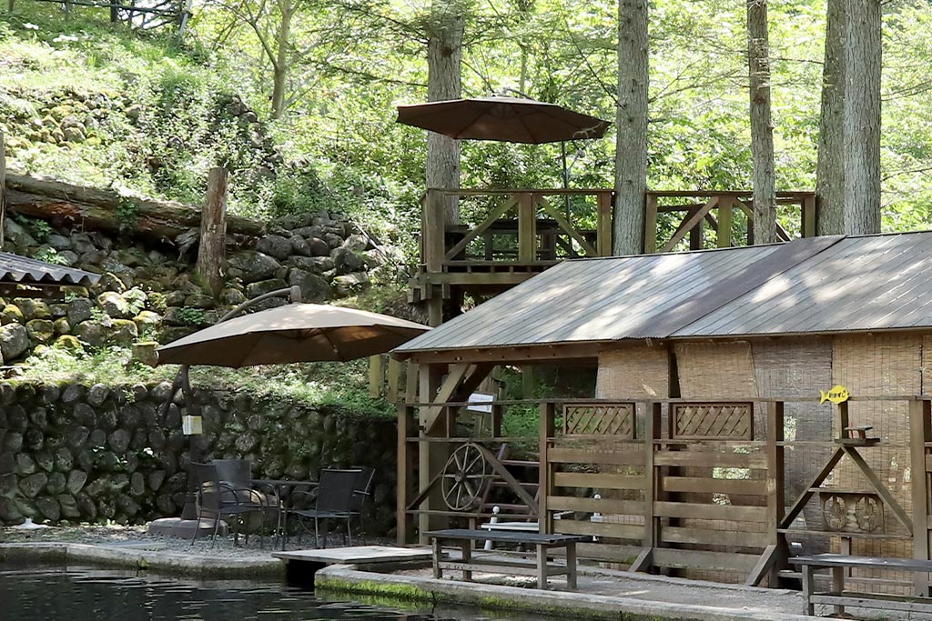 フィッシングエリアやま里 休憩スペース