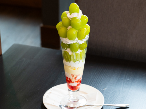 Dining restaurant ASYLE-Kofu City | Popular sweets using Yamanashi grapes 2023
