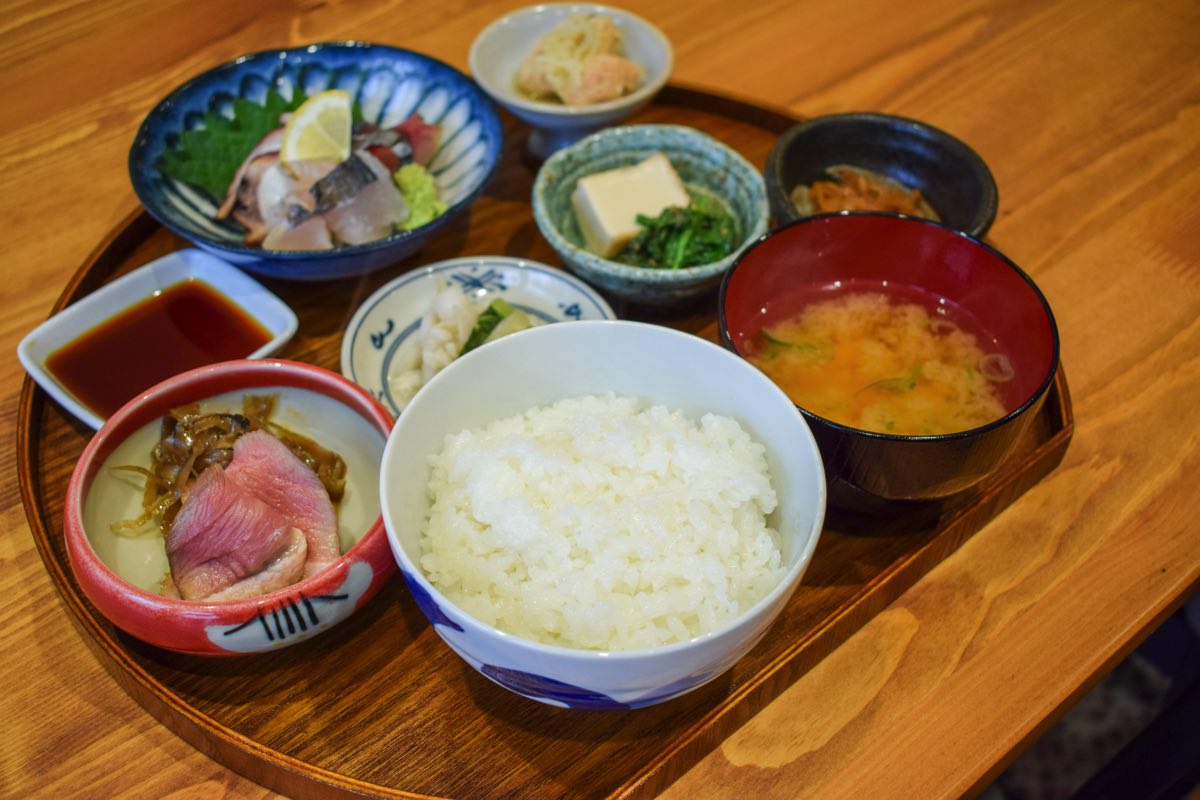 和菜食 縁津（よりつ）