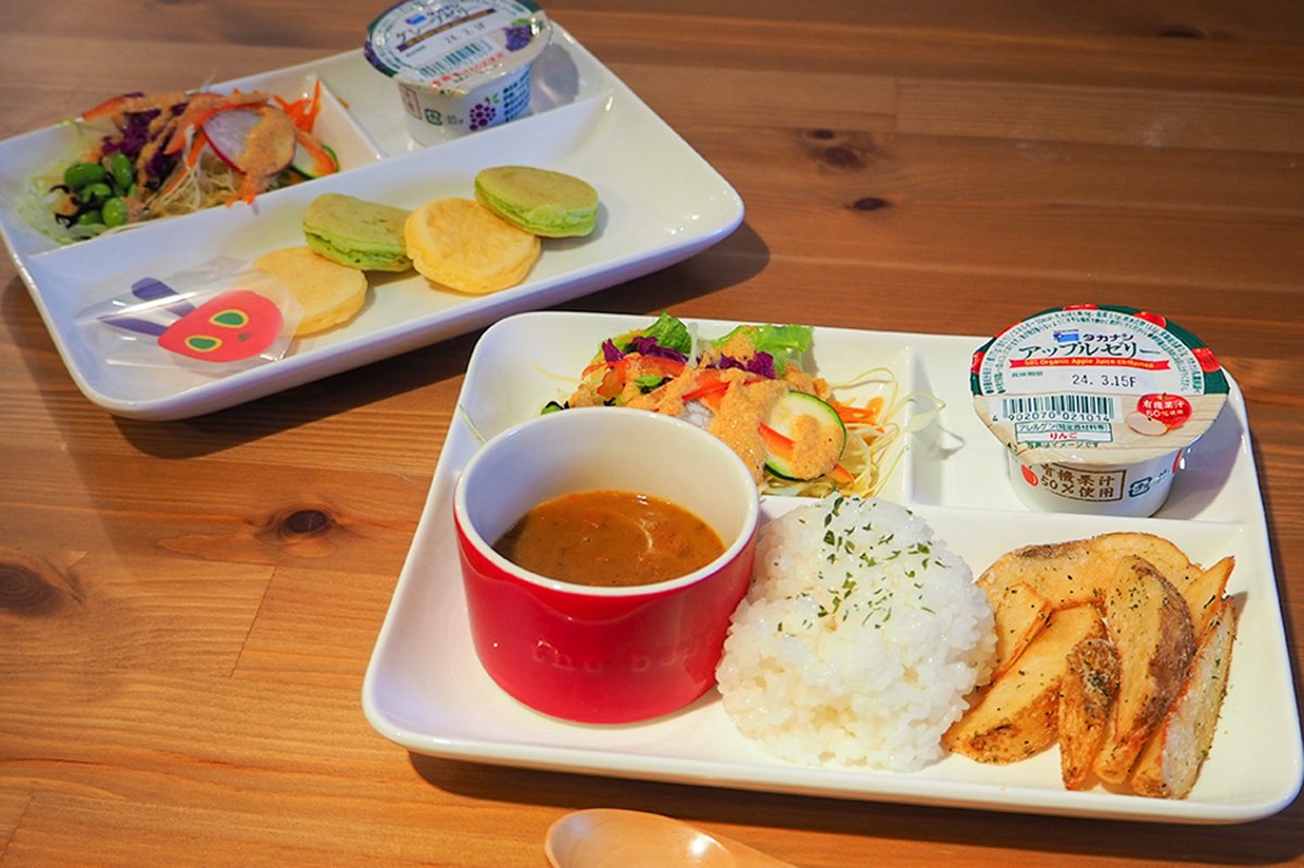 Cafe Links Kidsカレー あおむしパンケーキ