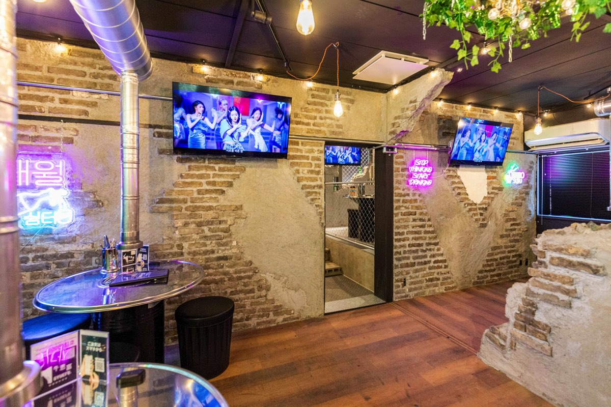 韓国焼肉酒場 牛恵富 内観