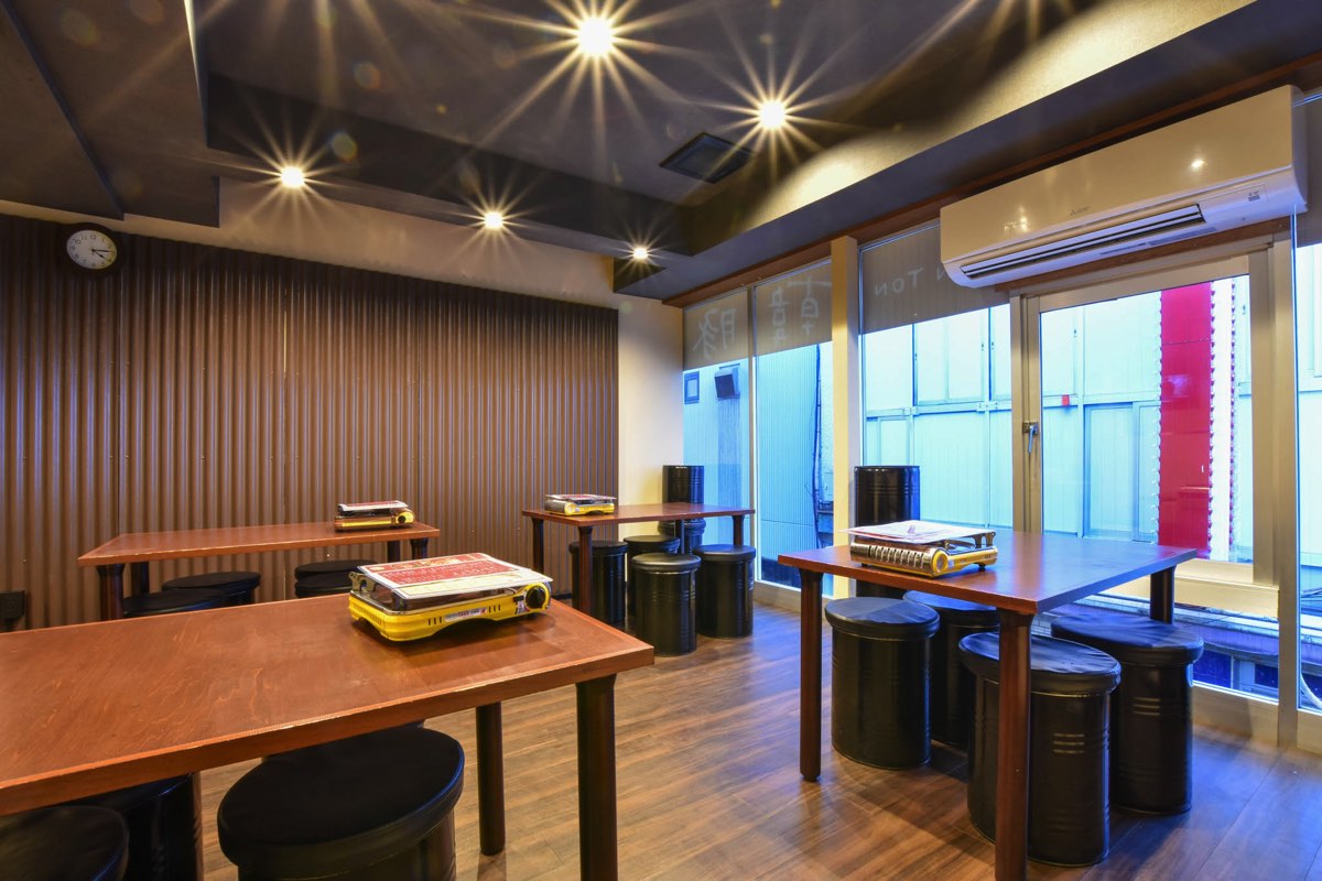 韓国料理 韓豚 内観