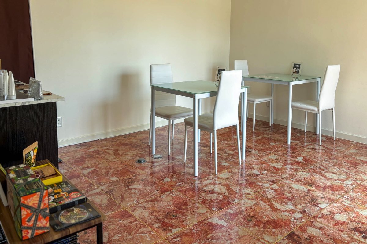 INNER BEAUTY CAFE PAPILLON