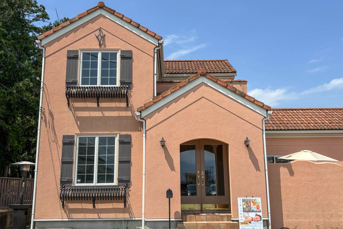 INNER BEAUTY CAFE PAPILLON