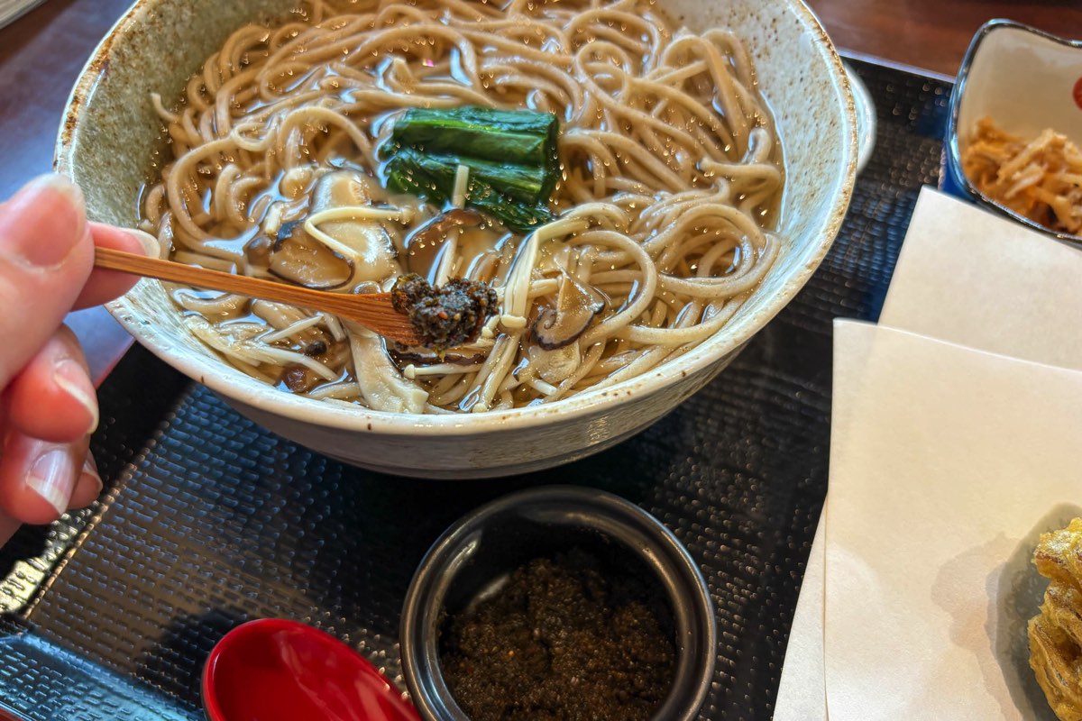 かぞくキッチン 手打ちそば楽 すりだね