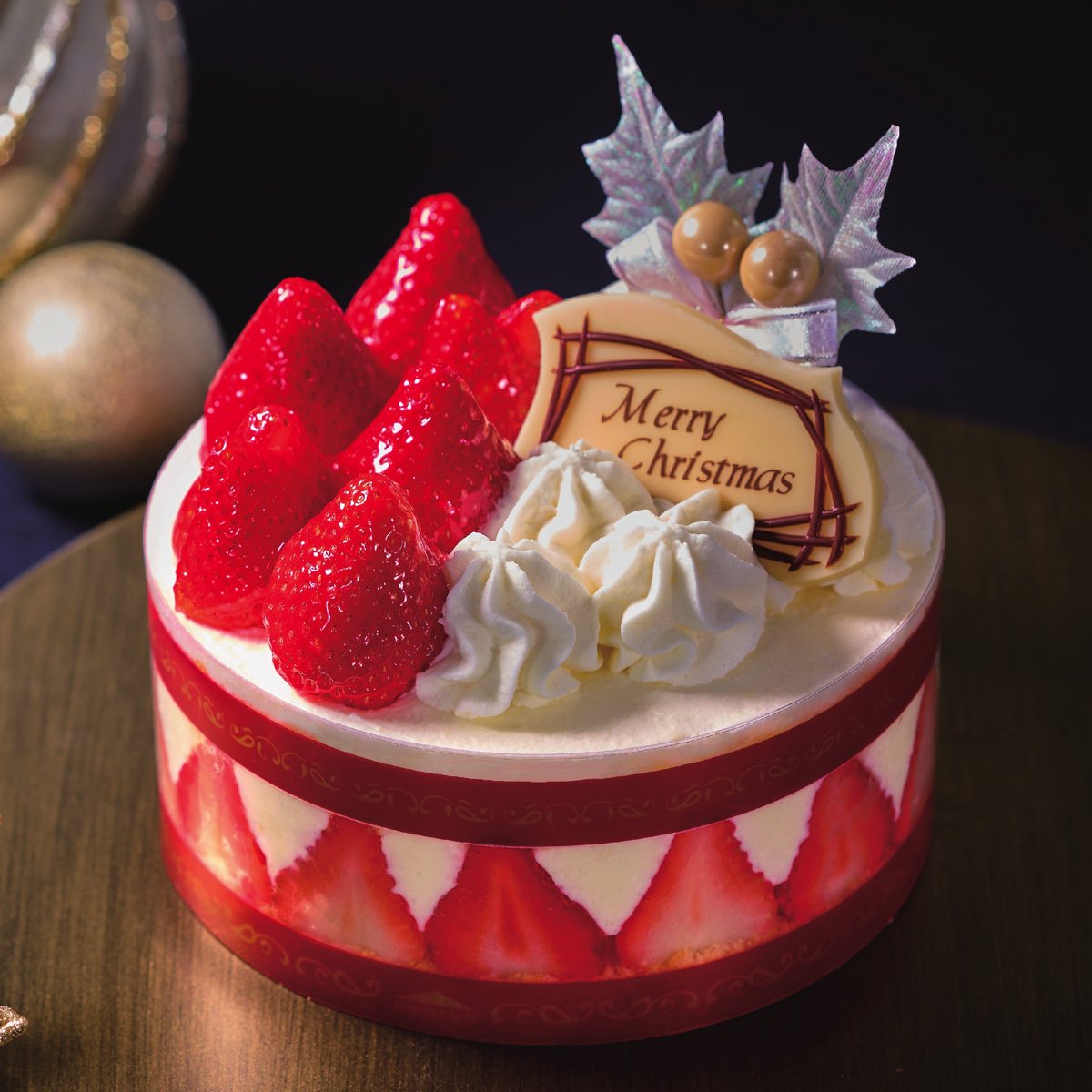 シャトレーゼ Xmas プレミアム苺デコレーション