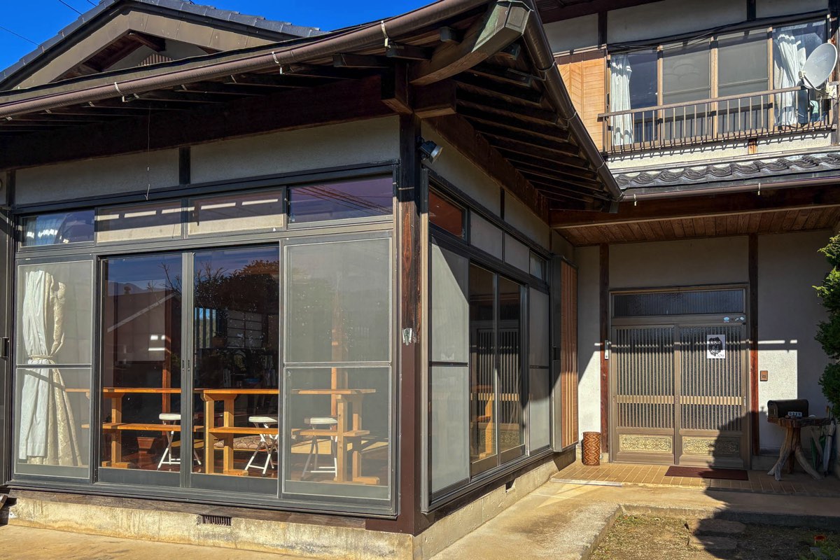 パンとパン料理 紡麦 外観