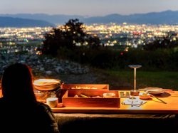 【ALPS LAPS withTENAR / 南アルプス市】1日3組限定のグランピング型プライベートヴィラで山梨の名店ごはんを