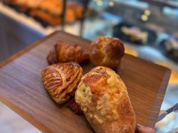 【ル・プレジール・デュ・パン / 北杜市】山梨に移転！フランス人シェフが織りなす本場フランスのパンとケーキ2025年11月14日オープン