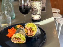 【UMORE / 甲府市】ゑびすやに新たな名店が！週末限定営業のブリトーランチ、夜はビストロスタイルで2025年11月2日オープン