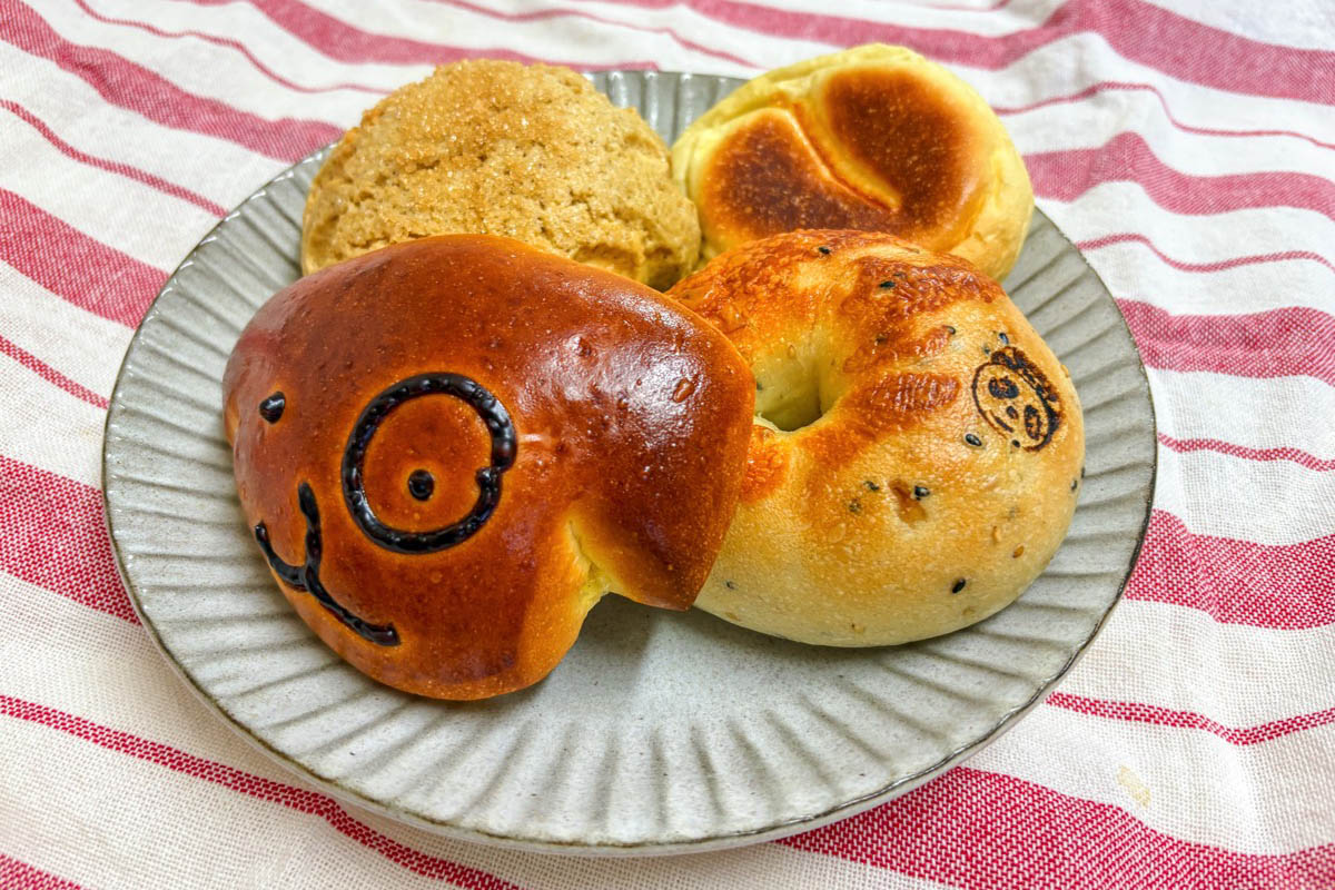 ぶどう畑のパン屋さん hana panda