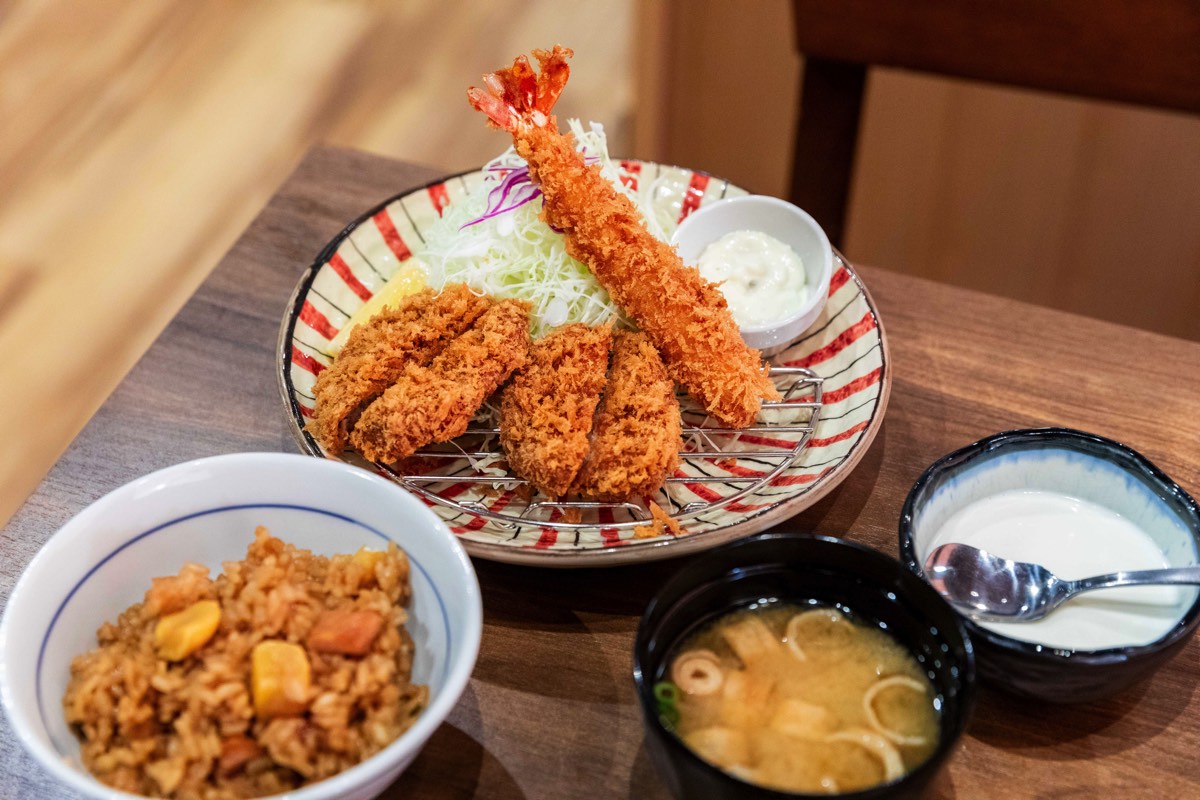 厚切りとんかつ よし平 甲府湯村店