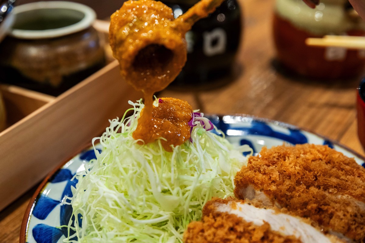 厚切りとんかつ よし平 甲府湯村店