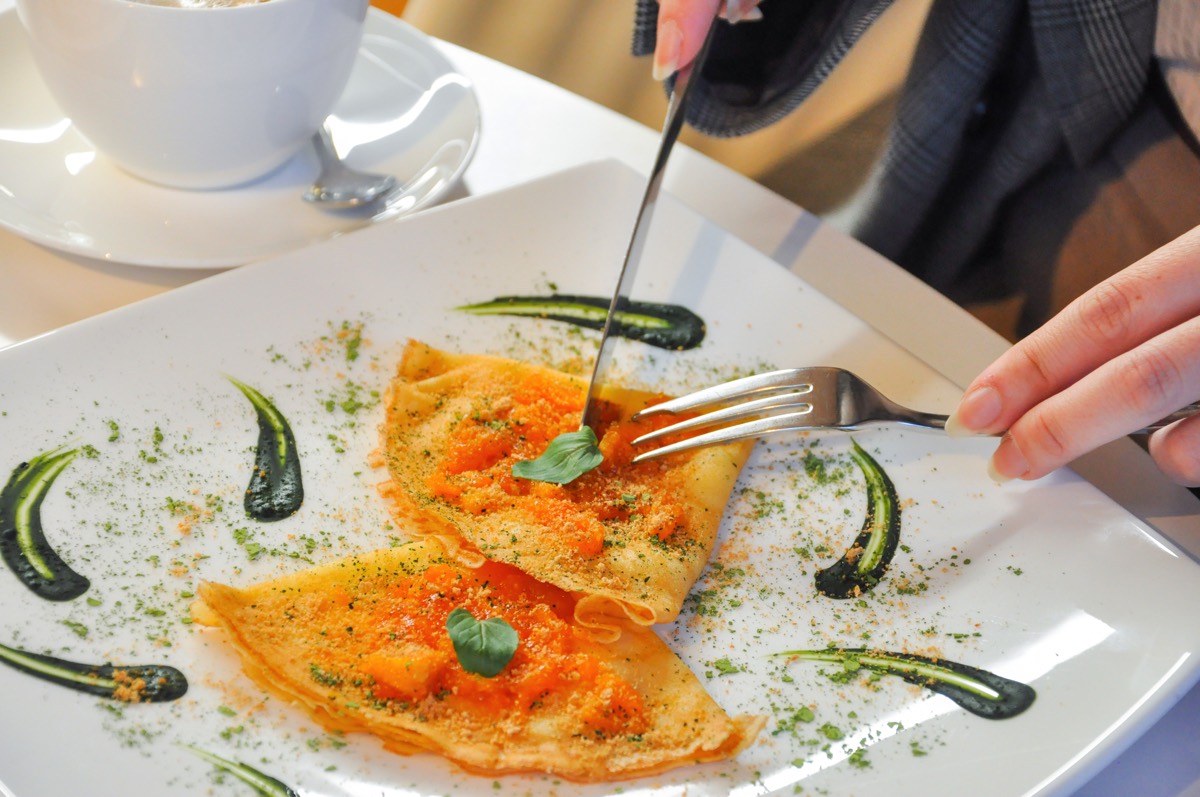 オープンカフェ まるごとやまなし館