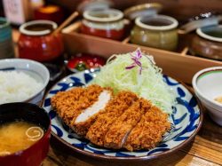 厚切りとんかつ よし平 甲府湯村店