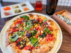 【窯とぼく / 南アルプス市】ミシュラン店仕込みの絶品ナポリピッツァと石窯料理！2026年2月2日よりプレオープン中