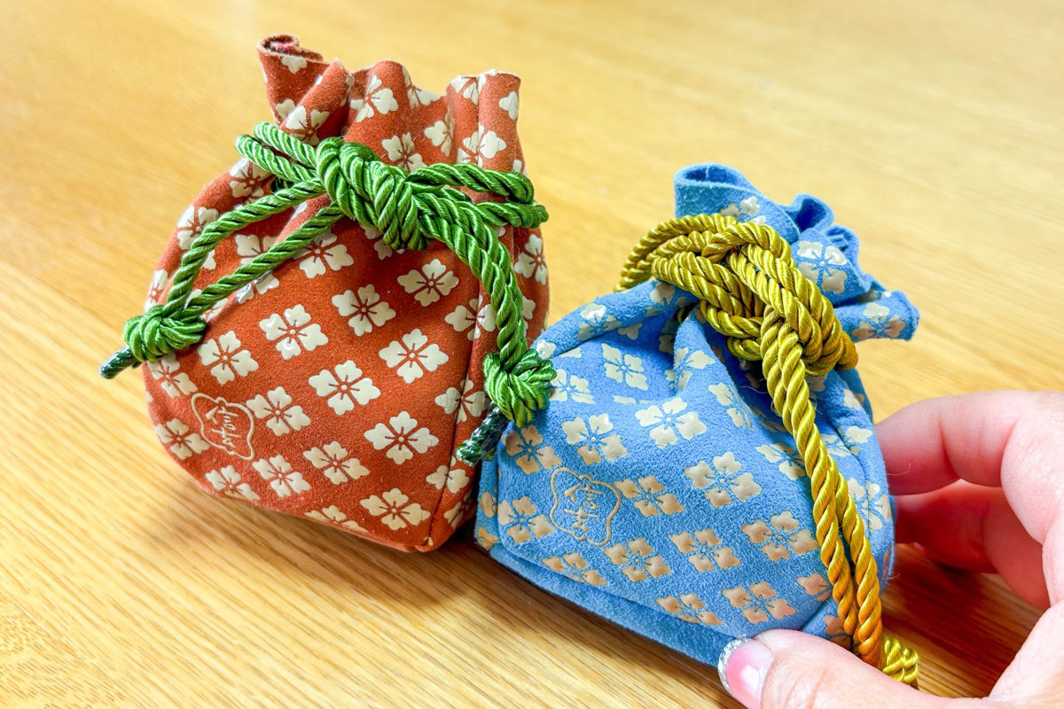 甲州印伝巾着入り信玄餅