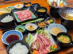 [Sukiyaki and Shabu-Shabu Fujinoya / Fujiyoshida City] Enjoy A5 rank or higher Wagyu beef at reasonable prices for both lunch and dinner! Opened April 29, 2026.
