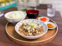 【もつ煮屋 おぐちゃん家 / 甲府市】まろやかクリーミーなトロトロもつ煮2026年5月16日オープン
